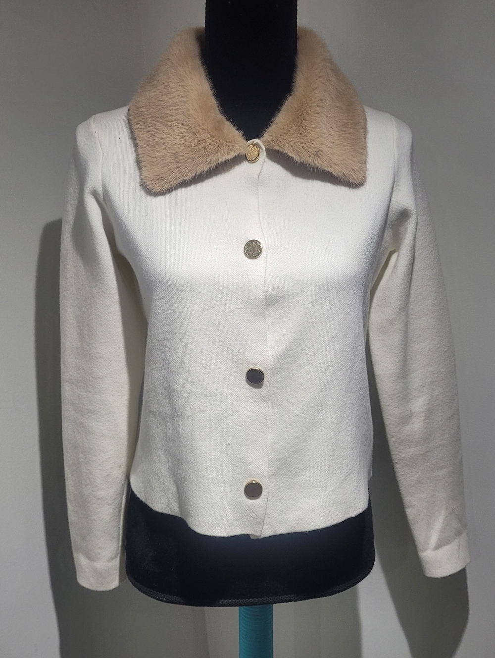 Rich & Famous Women's Faux Fur Collar Button-down Cardigan Small Cream Brown